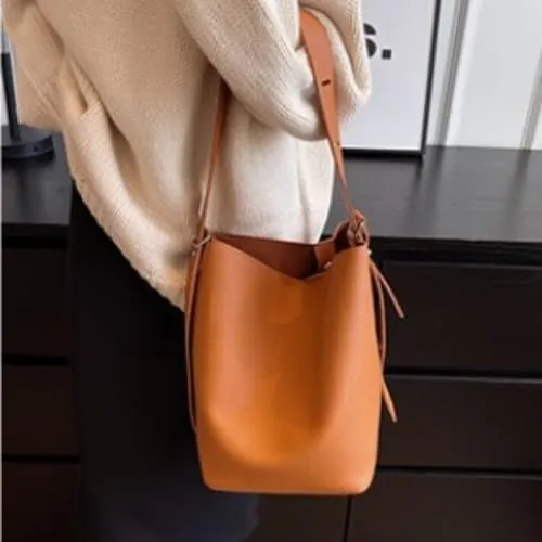 Leather Bucket Tote Bag for Women Hobo Bags Slouchy Shoulder Bag Bucket Bags for Women Trendy Handbag (Brown)