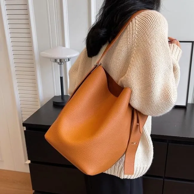 Leather Bucket Tote Bag for Women Hobo Bags Slouchy Shoulder Bag Bucket Bags for Women Trendy Handbag (Brown)