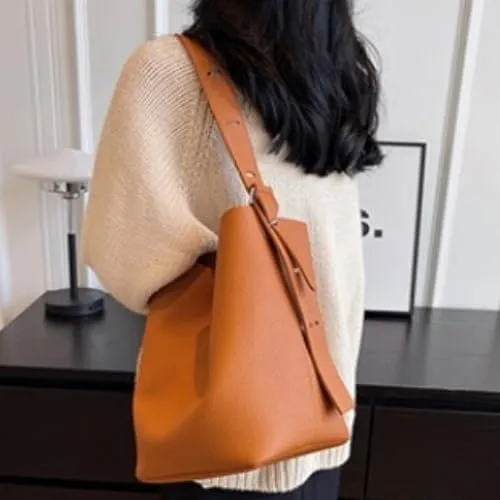 Leather Bucket Tote Bag for Women Hobo Bags Slouchy Shoulder Bag Bucket Bags for Women Trendy Handbag (Brown)