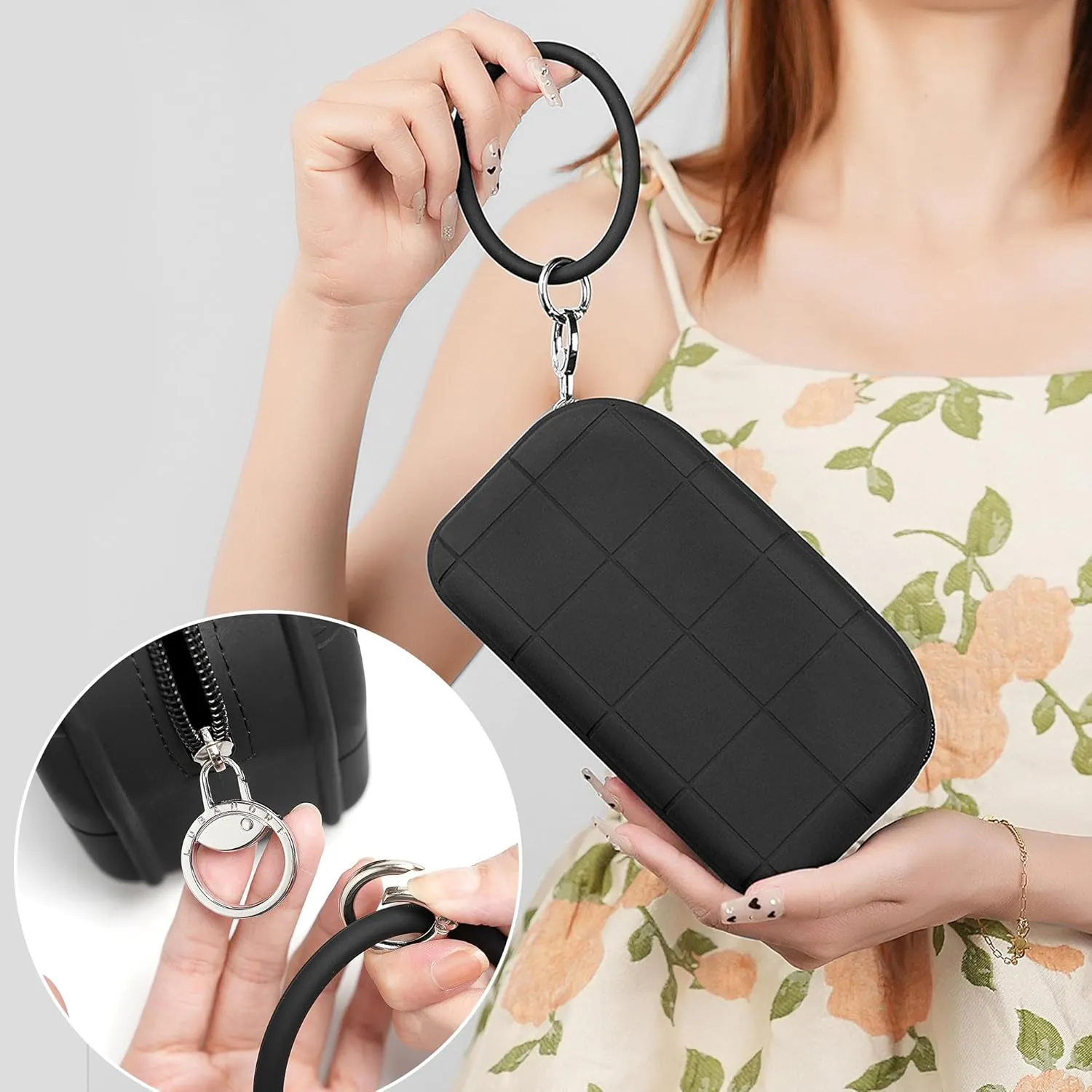 Silicone Makeup Bag Travel Cosmetic Bag Stuff Bag Makeup Pouch Cute Makeup Organizer Versatile Zipper Pouch for Women (Black)